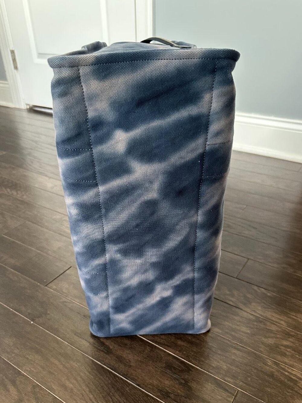 Women's Blue Cargo 40 Tie-Dye Tote Bag Style #C2457-CU080 - Picture 8 of 11